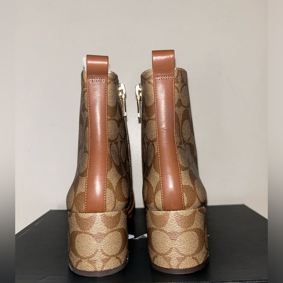 NEW! NIB COACH Noah Bootie in Signature C Canvas Khaki Size 9.5 - Picture 7 of 10
